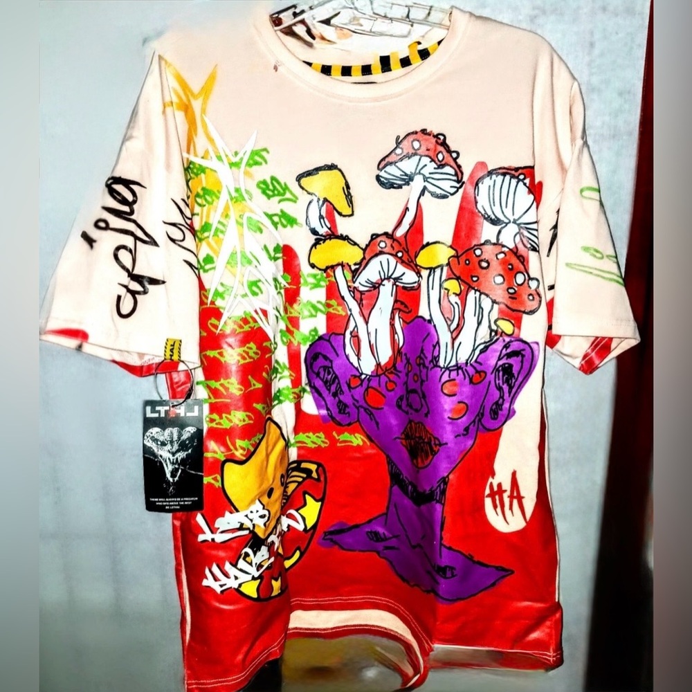 LTHL Graphic Mushroom Print Tee - Pink,Red & purple size Large